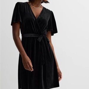 Draper James Flutter Sleeve Tie Waist Velvet Dress NWT